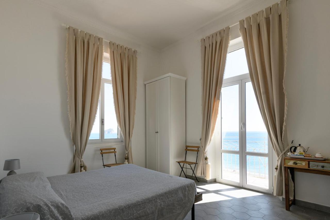 Hotel Miramare Споторно Екстер'єр фото